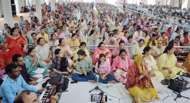 सुंदरकांड परायण यज्ञ में हजारों श्रद्धालुओं ने हर्षोल्लासपूर्वक लिया आशीर्वाद