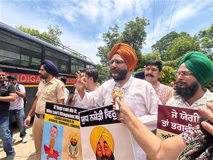 BJP LEADER DR. RAJU DETAINED FOR PROTESTING BHAGWANT MANN’S ANTI SIKH ATTITUDE