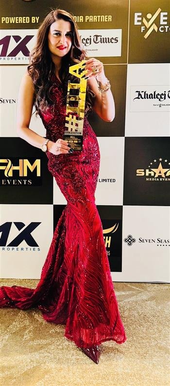 DR. SAZINA KHAN RECEIVES GLOBAL IMPACT ICON AWARD AT INTERNATIONAL INFLUENCER AWARDS 2025 IN DUBAI