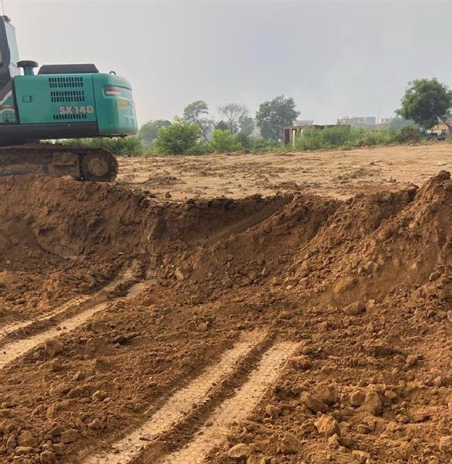 डेरा बस्सी  के सुंदरा गाँव की ज़मीन से जारी है अवैध  खनन