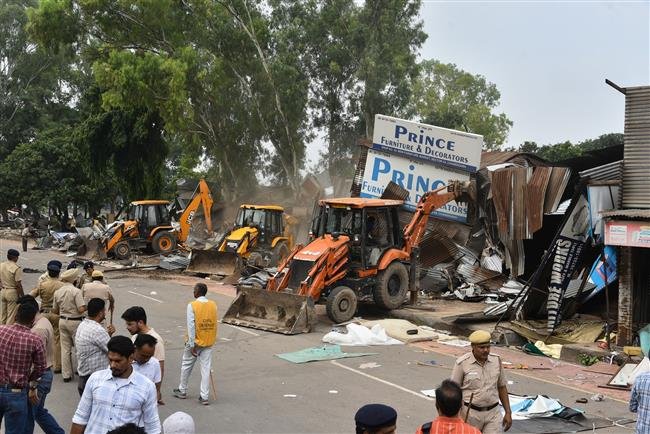 UT CHANDIGARH ADMIN DEMOLISHED ILLEGAL FURNITURE MARKET