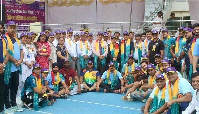 भारतीय जीवन बीमा निगम उत्तर क्षेत्र एथलेटिक चैंपियनशिप पंचकूला के टीडीएल स्पोर्ट्स कॉम्प्लेक्स स्टेडियम में शुरू