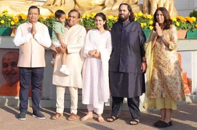 AMBANI FAMILY VISITS NEASDEN TEMPLE, LONDON