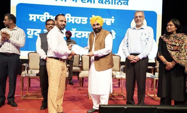 GRAND ANNUAL FUNCTION CELEBRATED AT B.K.M. VISHVAS SCHOOL