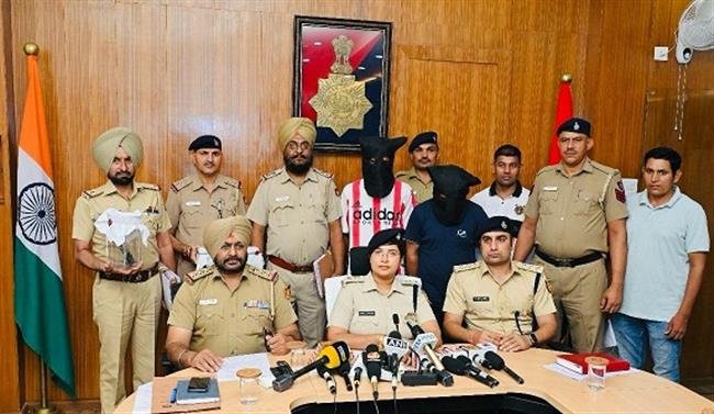 CHANDIGARH POLICE  BUSTED INTERSTATE ARMS SUPPLIER AND DRUG  RACKET, FOUE  NABS FROM HIMACHAL HARYANA,PUNJAB AND CHANDIGARH