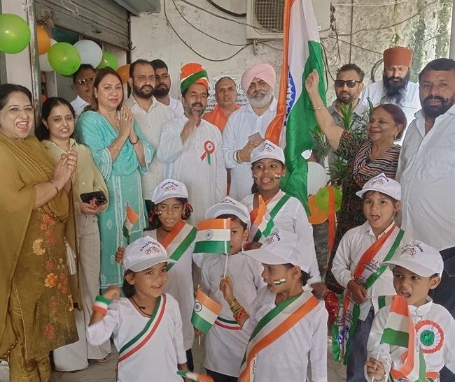 तथास्तु चैरिटेबल स्कूल में स्वतंत्रता दिवस पूरे हर्षोल्लास से मनाया