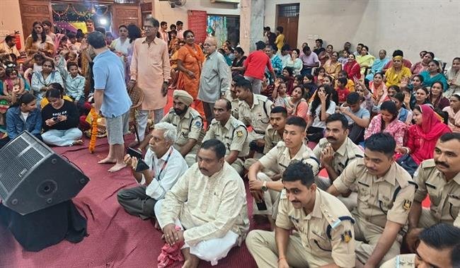 कमांडेंट सिसोदिया ने महिलाओं को सीआरपीएफ भर्ती होकर देश सेवा करने की प्रेरणा दी