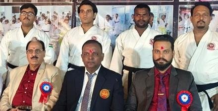 शोतोकान कराटे बेल्ट ग्रेडिंग टेस्ट पुरस्कार समारोह में जतिन कुमार को बेस्ट फाइटर, राघव को फाइटर व वंश कुमार को स्टूडेंट ऑफ द ईयर का खिताब