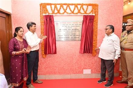 UT ADMINISTRATOR AND GOVERNOR  INAUGURATES ROOFTOP SOLAR  POWER PLANT AND RAIN WATER HARVESTING SYSTEM