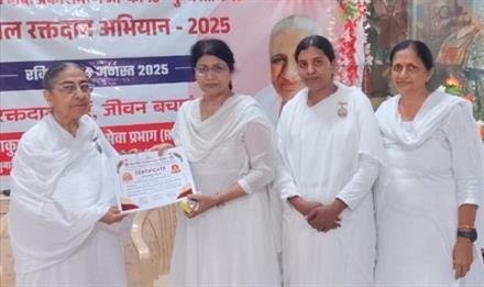 75 PERSONS DONATE BLOOD ON DADI PRAKASHMANI'S DEATH ANNIVERSARY