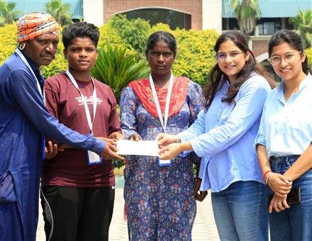 PADAM SHRI RAJINDER GUPTA  EXTENDS SUPPORT TO NATIONAL BOXING MEDALIST POOJA RANI