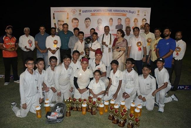 सीएल चैंप्स क्रिकेट अकादमी पीरमुछल्ला की टीम ने प्रथम स्वर्गीय श्री हरि प्रकाश मेमोरियल अंडर-12 क्रिकेट टूर्नामेंट का खिताब जीता