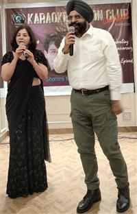 पहली बार आयोजित शम्मी कपूर स्पेशल कराओके सिंगिंग इवेंट में याहू स्टार के गीत गाए