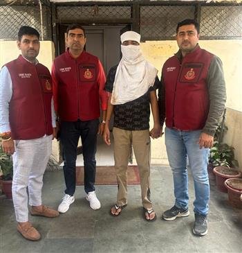 DELHI  POLICE CRIME BRANCH ARRESTS TWO KEY ACCUSED IN MULTI-CRORE STOCK MARKET FRAUD RACKET