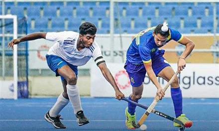 ROUNDGLASS HOCKEY ACADEMY CONTINUE TO REMAIN ON TOP WITH A COMMANDING VICTORY