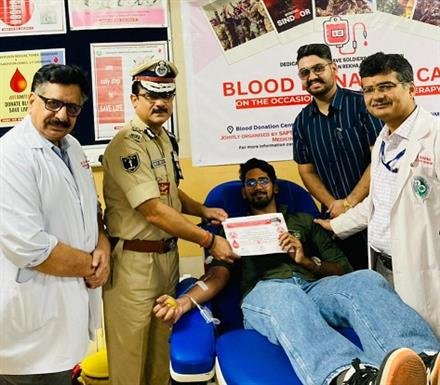 विश्व फिजियोथेरेपी दिवस के अवसर पर आयोजित रक्तदान शिविर में 56 यूनिट रक्त हुआ एकत्र