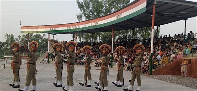 भारत पाक सरहद पर होने वाली रिट्रीट सेरेमनी  अब सायं 5:30 बजे होगी