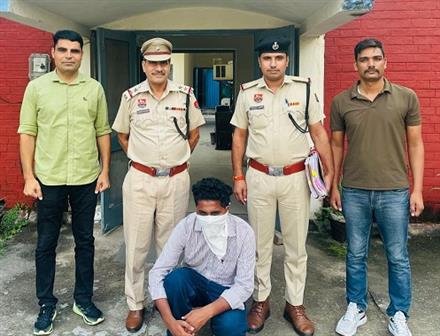 सुई-धागा बूटीक फर्म से 74 लाख की ठगी में तीसरा आरोपी पंजाब से काबू, 2 दिन के पुलिस रिमांड पर