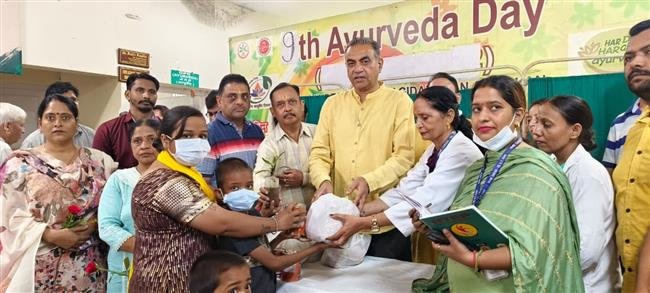 एएमएम-37 में मनाया गया सेवा पखवाड़ा: संजय टंडन ने पौधारोपण किया व टीबी की किटें बांटी