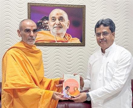 TRIPURA CM VISITS SWAMINARAYAN AKSHARDHAM, GANDHINAGAR