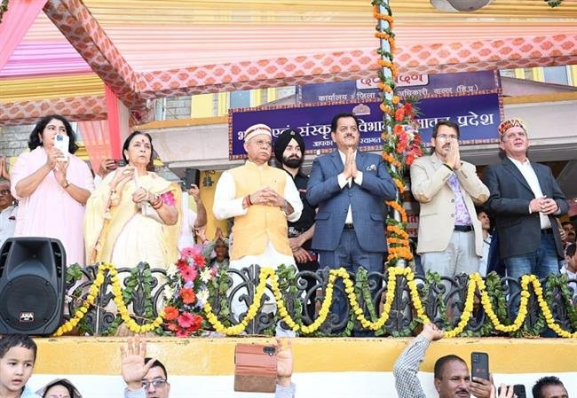 अंतरराष्ट्रीय कुल्लू दशहरा उत्सव का शुभारम्भ, दशहरा पर्व आस्था, एकता और सांस्कृतिक धरोहर का प्रतीकः शिव प्रताप शुक्ल