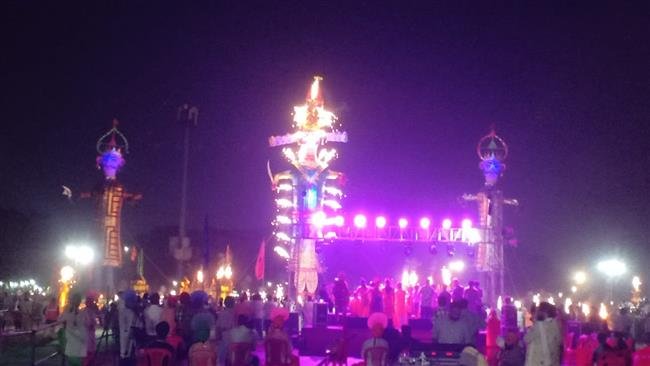 भगवान श्री राम के जयकारों के बीच सेक्टर 46 में रावण, कुंभकर्ण और मेघनाद के पुतलों को किया अग्नि भेंट