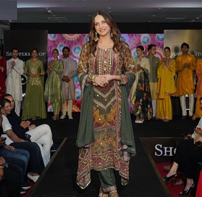 SHOPPERS STOP LIGHTS UP CHANDIGARH WITH THE LAUNCH OF ITS DIWALI COLLECTION FEATURING HIMANSHI KHURANA