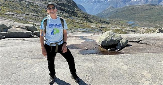 JAY CLIMBED A MOUNTAIN FOR THE GREYHOUNDS