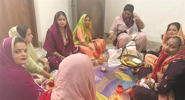 WOMEN OBSERVE FAST, PERFORM POOJA ON KARVA CHAUTH DAY