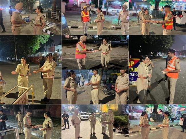 CHANDIGARH POLICE DISTRIBUTED SWEETS TO DEPLOYED FORCES ON DUTY