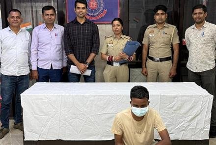 DELHI CYBER POLICE BUSTED SOPHISTICATED CYBER FRAUD OF  RS. 1.10 CRORE FROM SCHEMES USING PROFESSIONAL NETWORKS