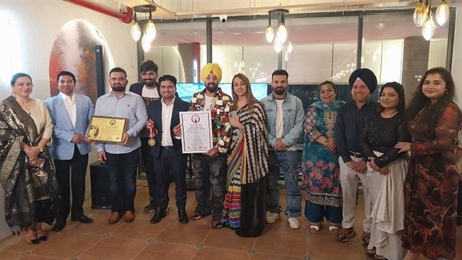 नवाचार और जज़्बे का संगम: बोल्ड फ्रेमी एंटरटेनमैंट के साथ कंवलप्रीत सिंह और रोहित कुमार का ‘11:11’ बना विश्व रिकॉर्ड