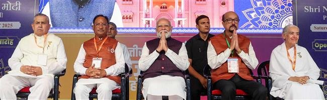 आने वाले समय में ब्रह्माकुमारीज़ विश्व शांति के प्रयासों का प्रमुख केंद्र होगा: नरेंद्र मोदी