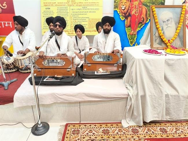 आवी बाबा नानका, तू आवी बाबा नानका…