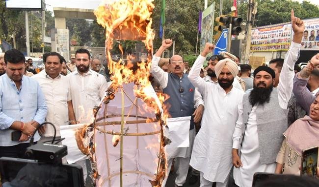 MOHINDER BHAGAT LEADS PROTEST AGAINST RAJA WARRING OVER REMARKS ON LATE DALIT LEADER BOOTA SINGH
