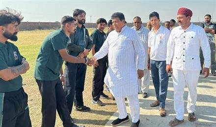 प्रथम भारत रत्न वाजपेयी गली क्रिकेट टूर्नामैंट में 9 साल के खिलाड़ियों से लेकर 65 साल के खिलाड़ियो में रहा भारी उत्साह