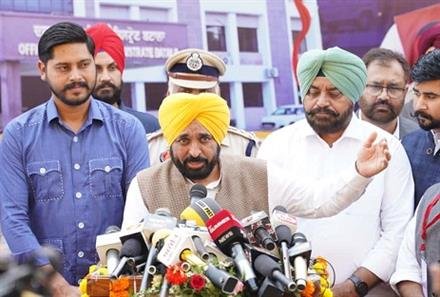 CM DEDICATES NEWLY CONSTRUCTED TEHSIL COMPLEX AT BATALA TO  PEOPLE