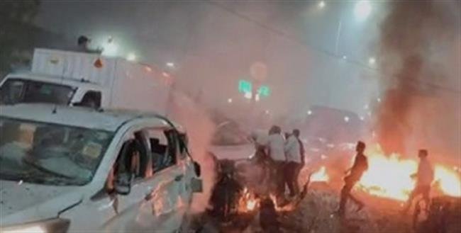 DELHI CAR BLAST NEAR RED FORT , 11 DIES ,  UP HARYANA MUMBAI AND DELHI ON HIGH ALERT