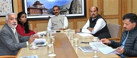 मुख्यमंत्री ने पीजी कर रहे आयुष डॉक्टरों को शत-प्रतिशत वेतन देने के निर्देश दिए