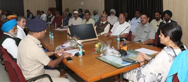 SRIGANGANAGAR SP SEEKS COOPERATION FROM RETIRED POLICE PERSONNEL IN CONTROLLING CRIME AND DRUG DE-ADDICTION