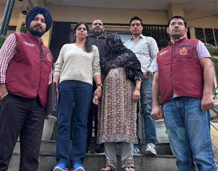 DELHI ANTF ARRESTED LADY DRUG PEDDLER SUPPLY OF HEROIN SEIZED 1.179 HEROIN WITH DRUG MONEY