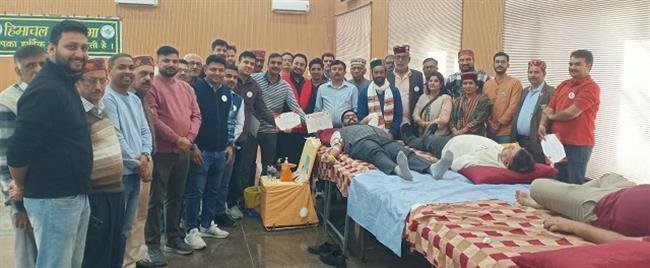 हिमाचल महासभा के पाँचवे विशाल रक्तदान शिविर में 52 यूनिट रक्त हुआ एकत्र