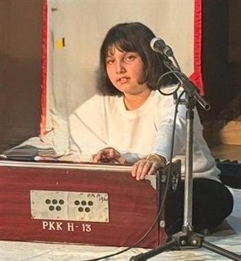 प्राचीन कला केंद्र में  विद्यार्थियां ने संगीत की प्रस्तुतियां पेश की।