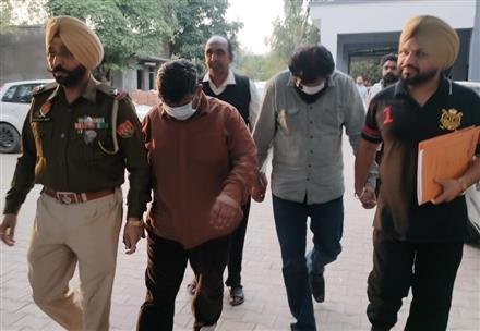 नकली और बंद नोटों के साथ पकड़े गए दो आरोपी तीन दिन के पुलिस रिमांड पर