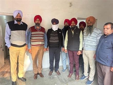 VIGILANCE BUREAU NABS PATWARI RED-HANDED WHILE ACCEPTING SECOND INSTALLMENT OF BRIBE RS 25000/-