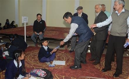 पोस्टर मेकिंग प्रतियोगिता में अंशिका, पलक और कनिष्का अपनी-अपनी केटेगरी में अव्वल