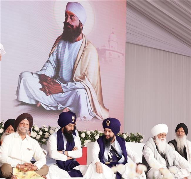 KAVI, DHADI AND KAVISHAR DARBAR HELD AT BABA BUDHA DAL CHHAWNI TO COMMEMORATE 350TH MARTYRDOM DAY