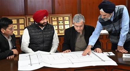 ASHWINI VAISHNAW INSPECTS CHANDIGARH STATION REDEVELOPMENT WORK