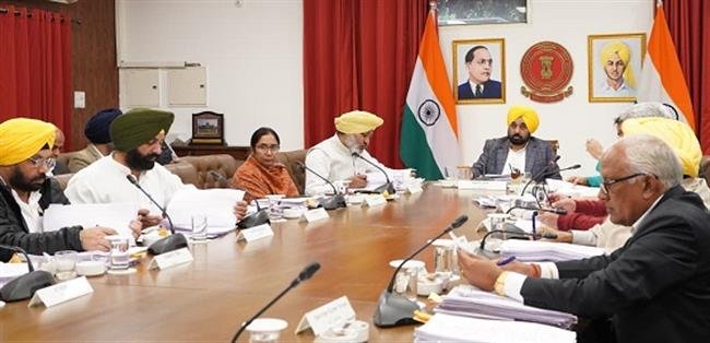 PUNJAB CABINET GIVES NOD TO EMPANEL 300 SPECIALIST DOCTORS ACROSS 12 KEY SPECIALITIES