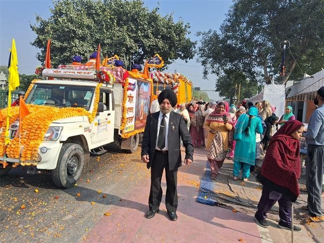 MARTYRDOM DAY OF GURU TEGH BAHADUR Ji ,NAGAR KIRTAN REACHES CHANDIGARH GIVEN WARM WELCOME